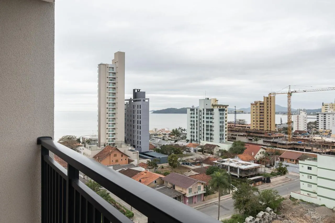 Apartamento Com Vista Mar, Ar-Condicionado, Wi-Fi Condominio Com Piscina, Quadra De Esportes Playground Infantil A 15 Minutos Do Beto Carreiro Piçarras Brasil